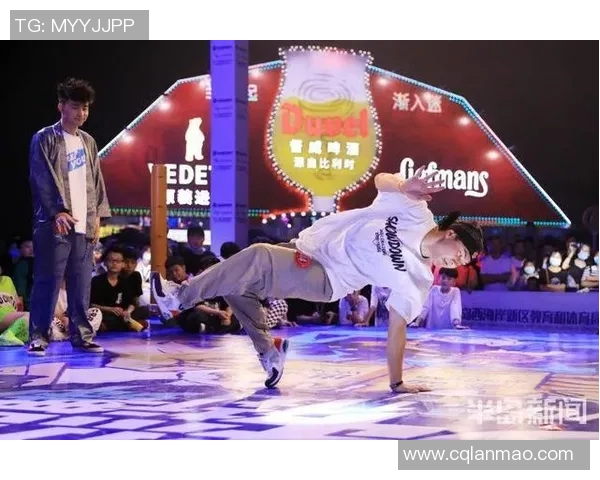 足球明星街舞炫技视频合集展现运动与艺术的完美结合